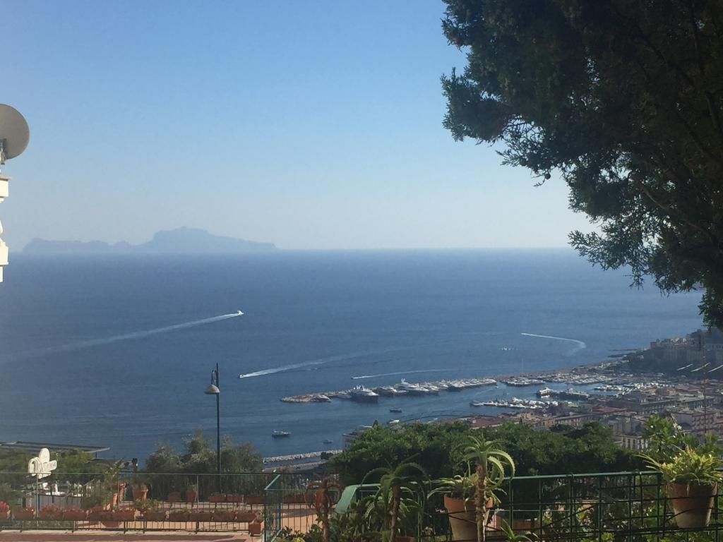 Casa Di Erminia Bed and Breakfast Napoli Eksteriør billede
